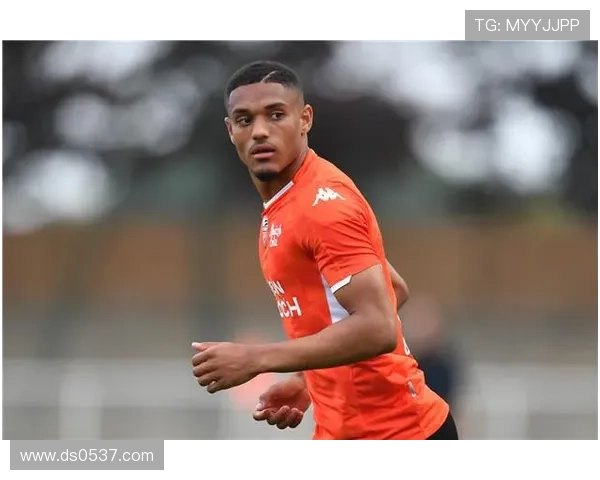 洛里昂一胜昂热帕吉马肯戈建功